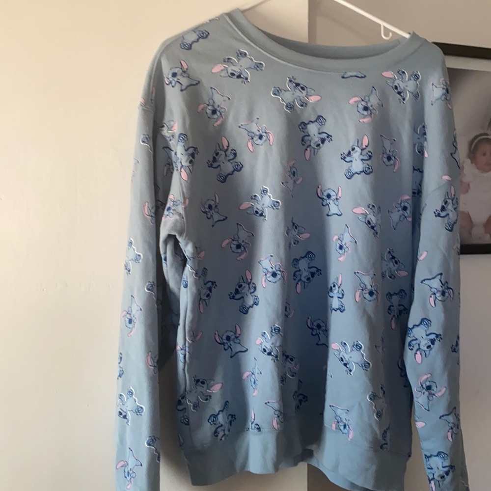 Stitch light sweater